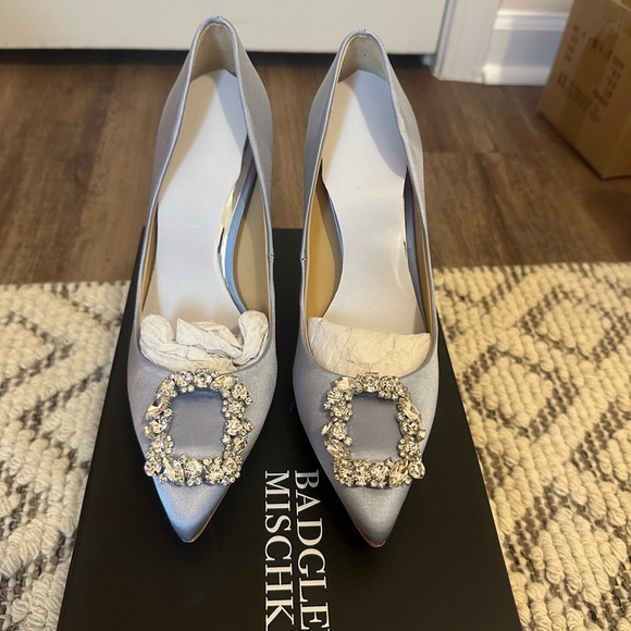 Badgley Mischka Cher Pointed Toe Evening Pump - Azure Blue (6 1/2) - Picture 3 of 5